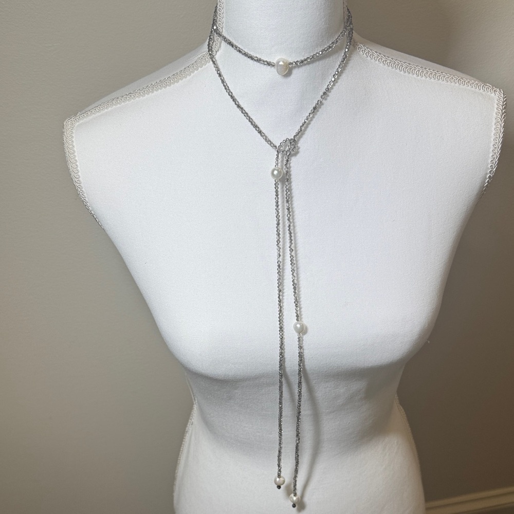 Chic Silver Pearl Necklace